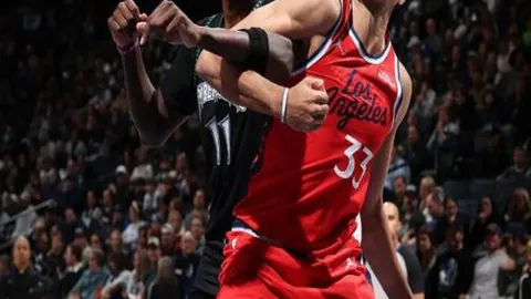 CBA：北京控股男篮五将齐飞，以110-85力克江苏肯帝亚男篮